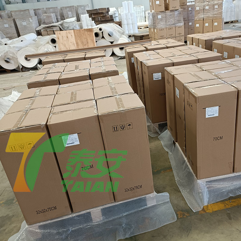 Display of packaged products